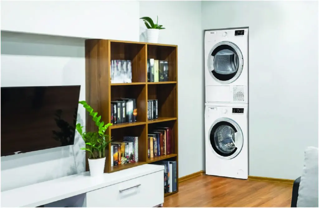 2017_Blomberg_Catalog.R10 40 (1)